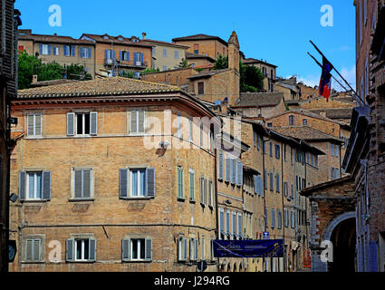 Häuser im Zentrum der Altstadt von Urbino, Marken, Italien Stockfoto