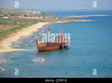 Griechischen Schiffbruch von Dimitrios an einem Strand in der Nähe von Gythio, Griechenland. Stockfoto