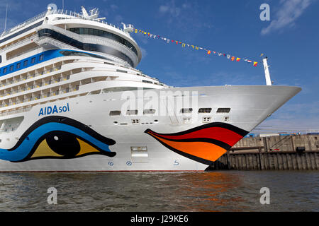 Kreuzfahrtschiff aidasol Auf der Kreuzfahrt Terminal Hamburg Cruise Center, Hamburg, Deutschland, Europa Stockfoto