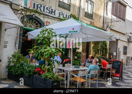 Irische Bar in Cascais, Portugal Stockfoto