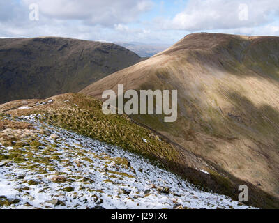 Die Aussicht von Froswick, fiel auf die kentmere Hufeisen, zu Thornthwaite Crag und steinige Bucht Hecht, durch den tiefen Col des Threshthwaite Mund getrennt Stockfoto