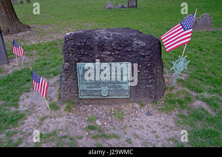 Der Grabstein von Unabhängigkeitserklärung Unterzeichner Samuel Adams an der Old Granary Burying Ground in Boston, Massachusetts. Stockfoto
