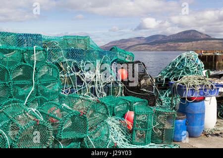 Carradale Dorf auf der Ostseite von Kintyre, mit Blick auf den Kilbrannan Sound und der Westküste auf der Isle of Arran in den Firth of Clyde, Schottland Stockfoto