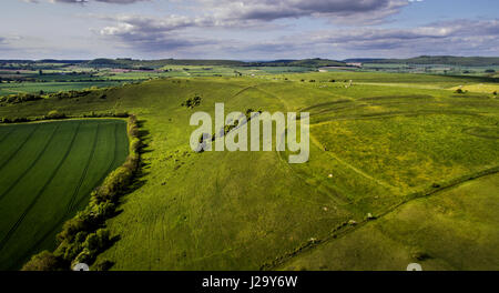 Luftaufnahme der Eisenzeit Vorgebirge Festung auf Whitesheet Hügel in der Nähe von Mere, Wiltshire, UK Stockfoto