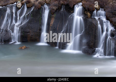 Detail der Hraunfossar Wasserfall in Island Stockfoto