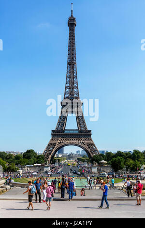 Der Eiffelturm (Tour Eiffel) vom Trocadero, Paris, Frankreich Stockfoto