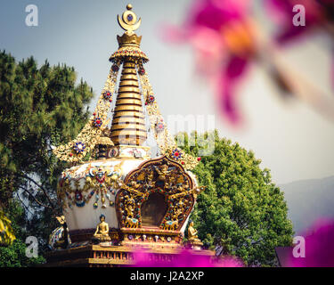 Stupa im Kloster Kopan Tempelgarten in Kathmandu Nepal. Stockfoto