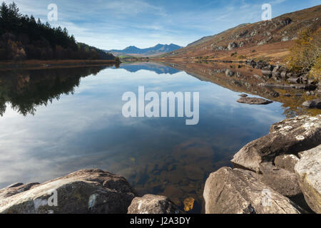 Llynnau Mymbyr und Snowdon Horseshoe Reflections  Herbst  Snowdonia, Wales, UK Stockfoto