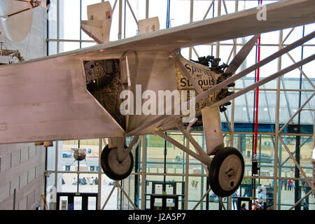 Die Spirit of St. Louis, geflogen von Charles Lindbergh auf erste Nonstop-Flug von New York nach Paris im Nat.-Air and Space Museum, Washington, DC. Stockfoto