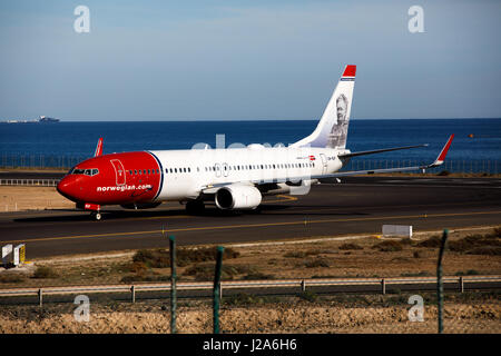 ARECIFE, Spanien - verbracht, 2 2016: Eine Boeing 737-800 der Norwegian Air Shuttle am Flughafen Lanzarote Stockfoto