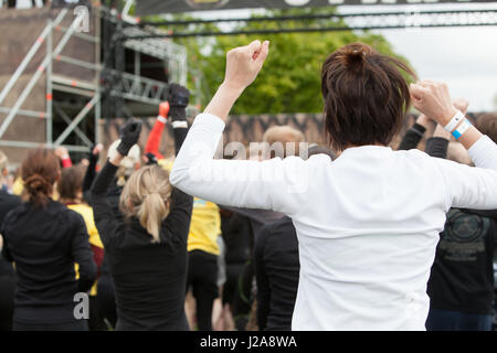 Redaktionelle Bild der Schülerinnen von der Strong Viking Hindernis Rennen in Gent, Belgien am April 22 und 23 2017 Stockfoto