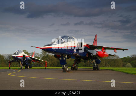 SEPECAT Jaguar T2 A ZB615 und VAAC Harrier XW175 bei RAF Cosford, Stockfoto