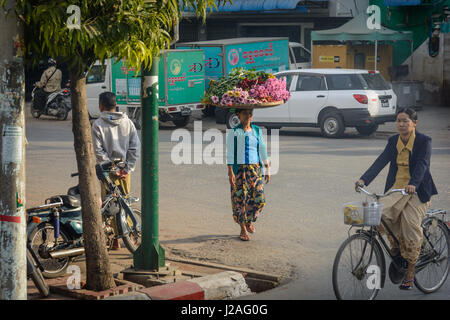 Myanmar (Burma), Mandalay Region, Mandalay, Straßenszenen Stockfoto