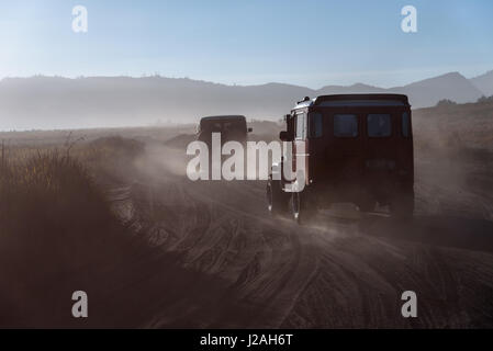 Indonesien, Java Timur, Probolinggo, Fahrt im Jeep im Bromo-Tengger Krater Stockfoto