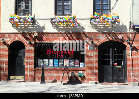 Die Stonewall Inn, Greenwich Village, New York City, New York, United States. Website der Stonewall Riots in 1969, wichtig im Kampf für LGBT-Rechte Stockfoto