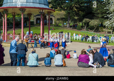 Das wunderschöne Dorf Saltaire in der Nähe von Bradford. Ein UNESCO-Weltkulturerbe und ehemalige Heimat der weltberühmte Künstler David Hockney Stockfoto