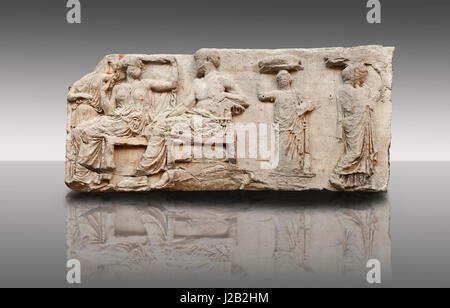 Releif Marmorskulpturen aus dem Fries rund um den Parthenon Block V 28-32. Aus dem Parthenon von der Akropolis in Athen. Eine britische Museum Ausstellung wissen Stockfoto