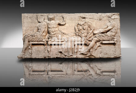 Releif Marmorskulpturen aus dem Osten Fries rund um den Parthenon Block IV 24-27. Aus dem Parthenon von der Akropolis in Athen. Eine britische Museum Ausstel- Stockfoto