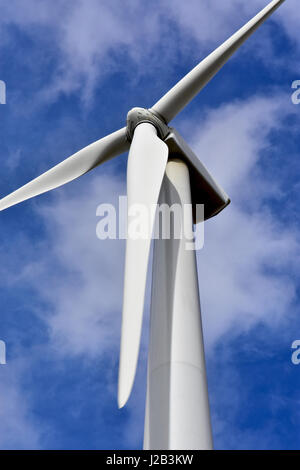 Nahaufnahme von Windkraft- und klingen. Stockfoto