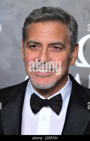 George Clooney besucht die Lost in Space Veranstaltung zur Feier des 60. Jahrestages der OMEGA Speedmaster hielt in der Turbinenhalle, Tate Modern, 25 Sumner Street, Bankside, London. Stockfoto