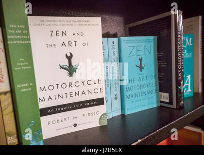 Zen Und Die Kunst Ein Motorrad Zu Warten Von Robert M Pirsig Stockfotografie Alamy