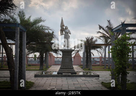 Marmorstatue von Joan of Arc, die vor der Kirche unserer lieben Frau der Engel ist Stockfoto