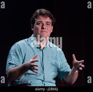 Oculus Gründer Palmer Luckey während einer Podiumsdiskussion zum Thema Virtual Reality auf der Silicon Valley virtuelle Realität Expo 18. Mai 2015 in San Jose, Kalifornien. Stockfoto