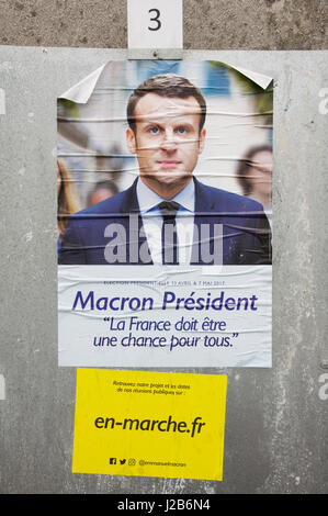 Französische Präsidenten Wahlen 2017. Wahlplakat für Emmanuel Macron. Er wurde ging auf um den Stimmzettel zu gewinnen und der jüngste Präsident von Frankreich Stockfoto