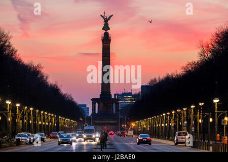 Die Siegessäule in Berlin, Deutschland, Straße des 17. Juni, Stockfoto