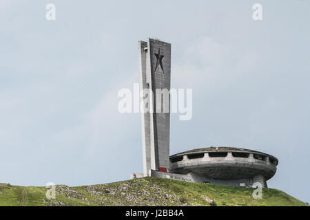 Mount buzludzha, Bulgarien, 12. Juni 2016: Der kommunistische buzludzha Denkmal, die einst als das Haus der bulgarischen Kommunistischen Partei serviert. Stockfoto