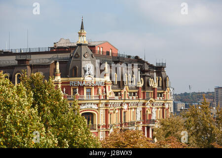 Kiew, Ukraine - 2. Oktober 2016: Das Gebäude der Renaissance Kiew Hotel, befindet sich auf Prorizna Straße, Herbstzeit Stockfoto