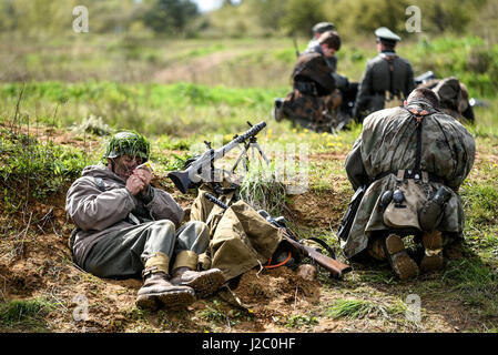 Rosowek, Polen, 23. April 2017: historische Rekonstruktion Schlacht um Stettin im Jahre 1945, Rote Armee gegen die Wehrmacht in Rosowek. Stockfoto