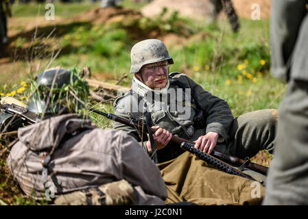 Rosowek, Polen, 23. April 2017: historische Rekonstruktion Schlacht um Stettin im Jahre 1945, Rote Armee gegen die Wehrmacht in Rosowek. Stockfoto