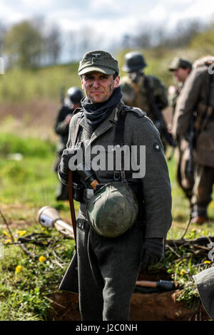 Rosowek, Polen, 23. April 2017: historische Rekonstruktion Schlacht um Stettin im Jahre 1945, Rote Armee gegen die Wehrmacht in Rosowek. Stockfoto