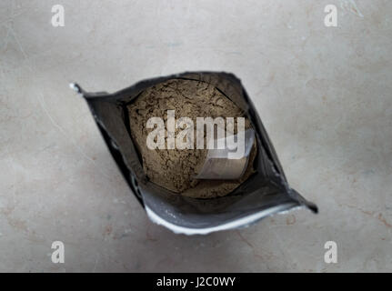 Whey Protein Pulver Scoop in Draufsicht Tasche Stockfoto
