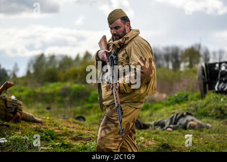 Rosowek, Polen, 23. April 2017: historische Rekonstruktion Schlacht um Stettin im Jahre 1945, Rote Armee gegen die Wehrmacht in Rosowek. Stockfoto