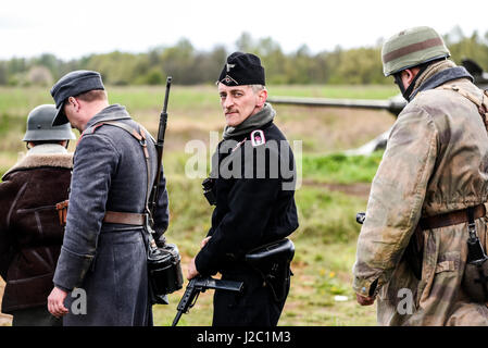 Rosowek, Polen, 23. April 2017: historische Rekonstruktion Schlacht um Stettin im Jahre 1945, Rote Armee gegen die Wehrmacht in Rosowek. Stockfoto