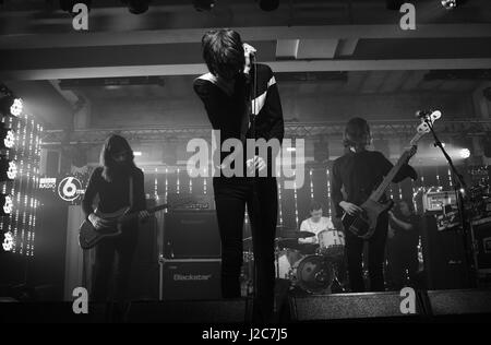 Die Schrecken Leben auf der Bühne an der BBC Radio 6 Music Festival, Salford, Manchester. Stockfoto