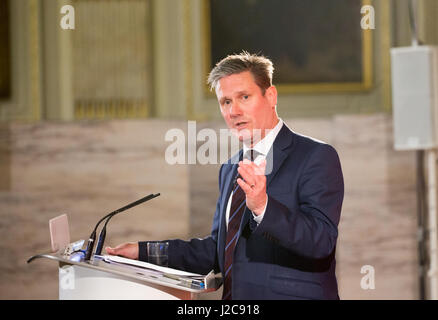 Keir Starmer MP, Arbeit-Schatten-Secretary of State für den Ausstieg der Europäischen stellt seine Pläne für Großbritanniens Ausstieg aus der Europäischen Union Stockfoto