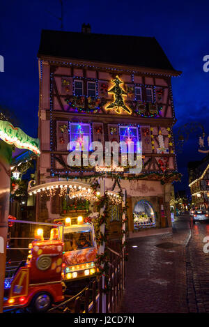 Frankreich, Grand Est, Colmar, Weihnachtsmarkt, Weihnachten im Elsass ist bekannt unter dem Motto "Noel En Alsace" Stockfoto