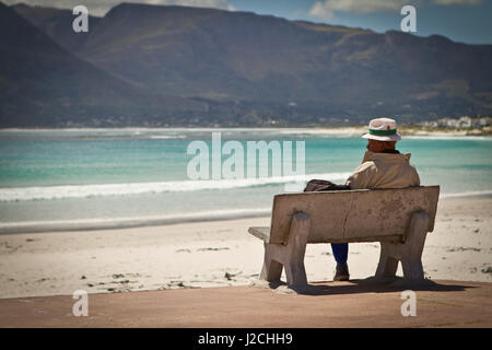 Südafrika, Western Cape, Kapstadt, Garden Route rund um Kapstadt, einfach entspannen am Strand Stockfoto