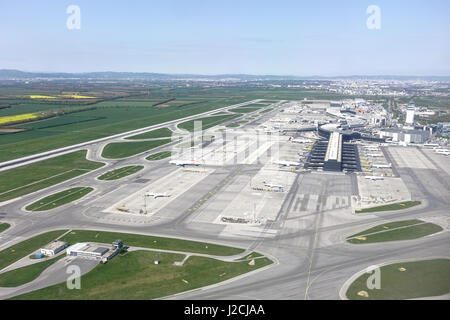 Flughafen Wien Schwechat, Luftbild - Flughafen Wien, Luftbild Stockfoto