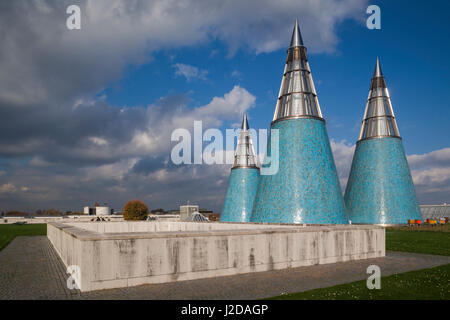 Deutschland, Nordrhein-Westfalen, Bonn, Museumsmeile, Bundeskunsthalle, Museum für Technik und Kunst, auf dem Dach Türme Stockfoto