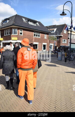 Sassenheim, Niederlande. 27. April 2017. Königstag / Koningsdag ist ein nationaler Feiertag in das Königreich der Niederlande. Das Datum markiert die Geburtsstunde von König Willem-Alexander. Stockfoto