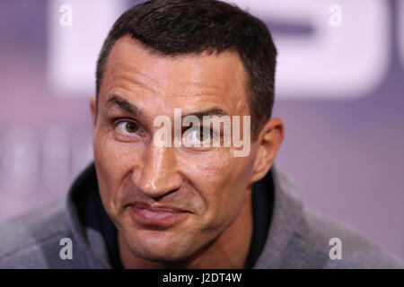 Wladimir Klitschko im Rahmen einer Pressekonferenz auf Sky Sport Studios, Isleworth. Stockfoto