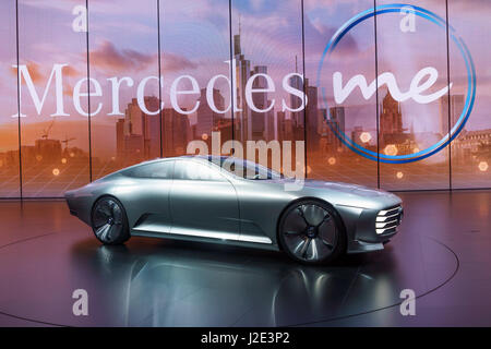 FFRANKFURT - 23 SEPTEMBER: Der Mercedes-Benz "Concept IAA" (intelligente aerodynamische Automobile) September 23, 2015 in Frankfurt am Main, Deutschland Stockfoto