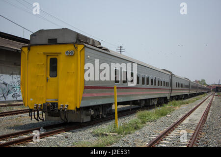 CHIANG MAI, THAILAND-23. April 2017: neue Pkw der Zug Nr. 10 und 11. Name der Route ist Uttaravithi zwischen Bangkok und Chiang Mai. Auto habe ich Stockfoto