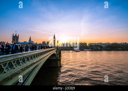 Big Ben, Abenddämmerung, Abendlicht, Sunset, Häuser des Parlaments, Westminster Bridge, Themse, City of Westminster, London Stockfoto