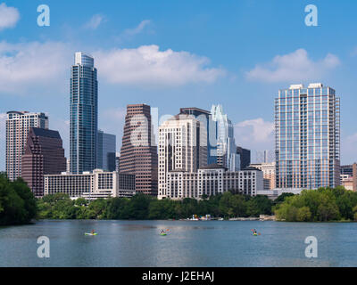 Skyline von der Promenade Trail Lady Bird Lake, Austin, Texas. Stockfoto