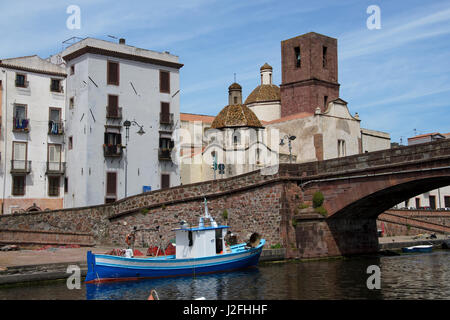 Das Dorf von Bosa, deren Ursprünge von phönizischen Inschrift des neunten Jahrhunderts dokumentiert sind. BC an der Küste N / W von Sardinien in der Subregion h Stockfoto